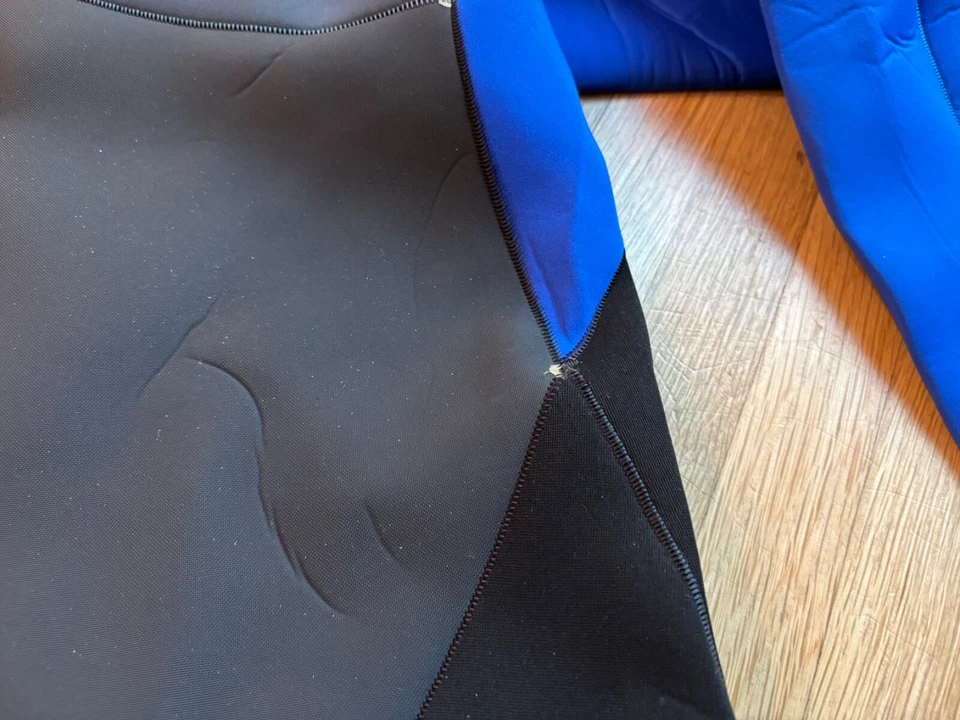 Rip Curl Omega 1.5mm Size M Wetsuit Jacket good condition - Image 2 of 4