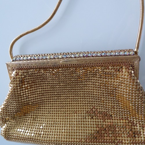 Vintage 1960s Gold Mesh Evening Bag with Crystal stones in clasp – Ex. Con - Picture 3 of 5