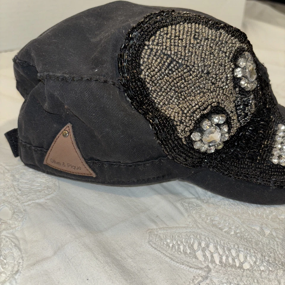 Boné estilo cadete Olive & Pique preto strass caveira Bling - Imagem 3 de 4