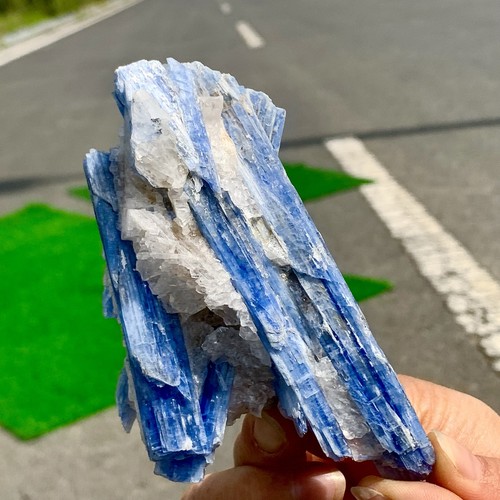 200GNatural blue kynite with clear quartz specimen crystal spiritual energy - Picture 3 of 24