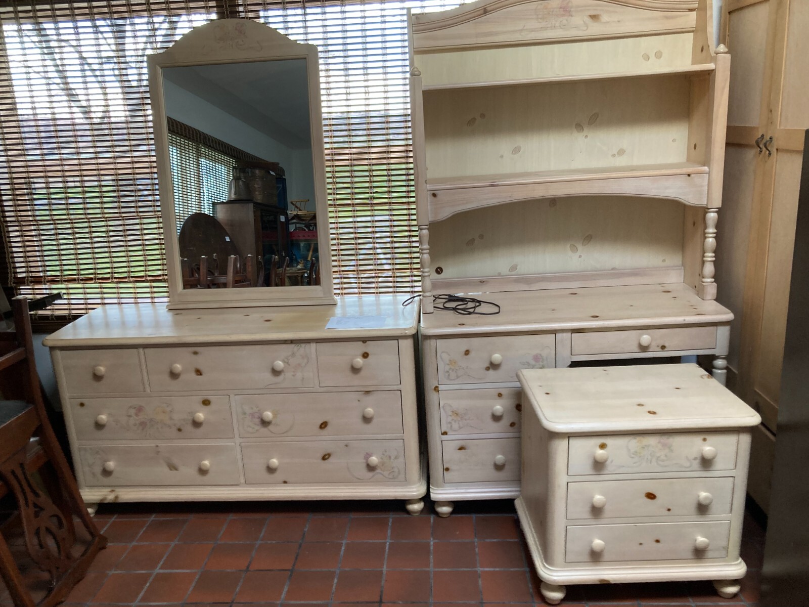 5 piece Girl's Bedroom Thomasville First Impressions Ribbons & Bows