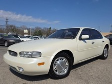1997 INFINITI J30 SEDAN
