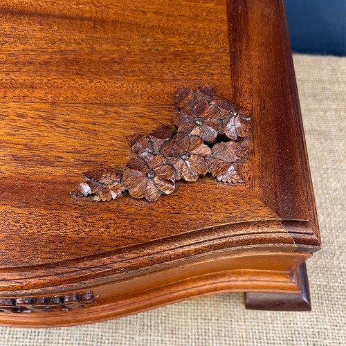 GROSSES VINTAGE SCHMUCKKÄSTCHEN AUS HOLZ MIT SCHLÜSSELSOCKEL BEINE ABSCHLIESSBAR VERZIERT GESCHNITZT - Bild 4 von 7