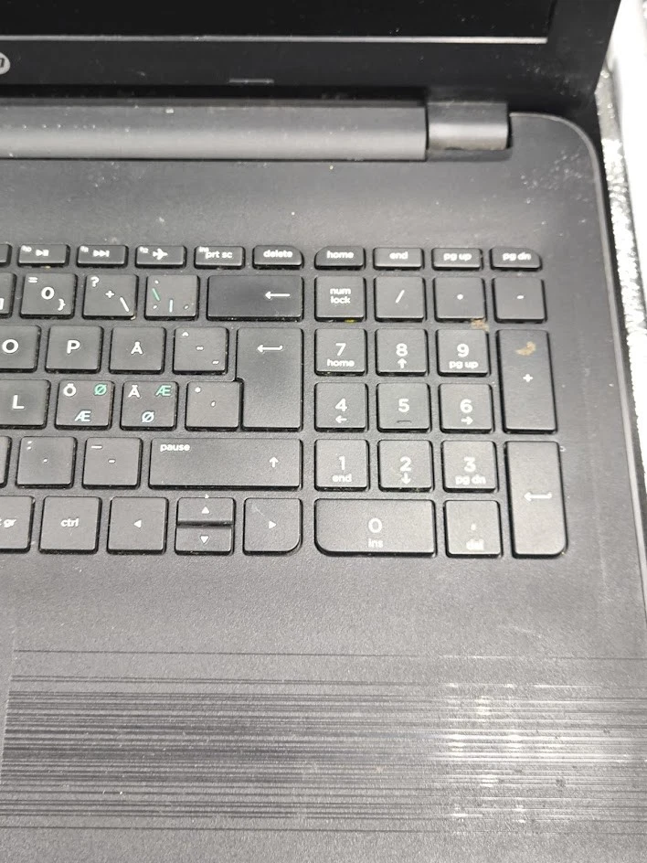 HP 255 G5 Laptop - AMD E2 4GB RAM Senza SSD Usura Cosmetica - Immagine 3 di 4