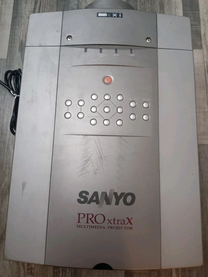 Working Sanyo PLC-XP30 Large Venue Presentation Projector  PRO xtraX Multimedia  - Image 3 of 4
