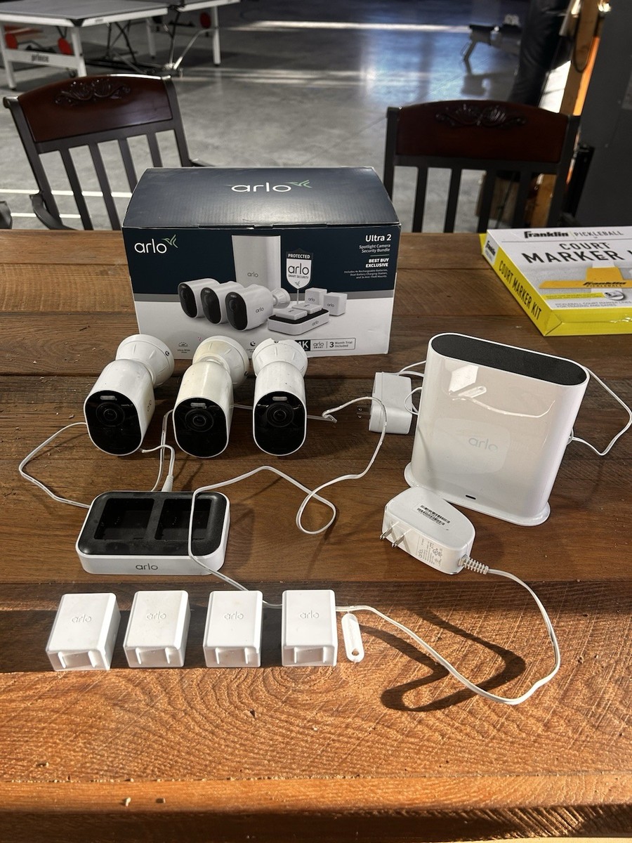 Arlo Ultra2 カメラ2台キット Arlo Ultra 2 Security Camera System – 3 Cameras + Hub (Complete