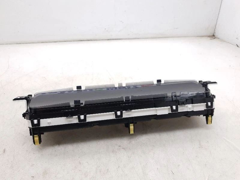 Toyota Prius C 2014 velocímetro clúster Foto 4 de 4