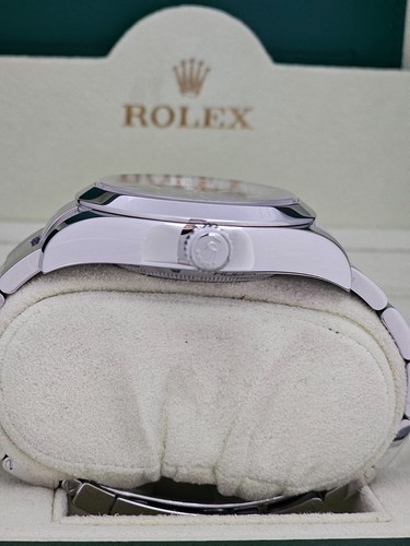 Rolex Milgauss Watch Ref 116400, Excellent Condition, Black 2011 Box & Papers - Picture 13 of 21