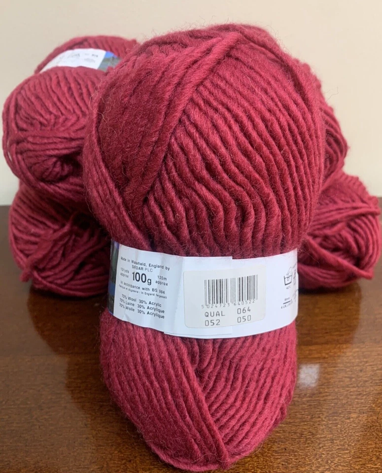 Lot of 6 Skein Lot Sirdar Highlander Chunky Wool Acrylic Yarn Crimson Red - Image 3 of 4