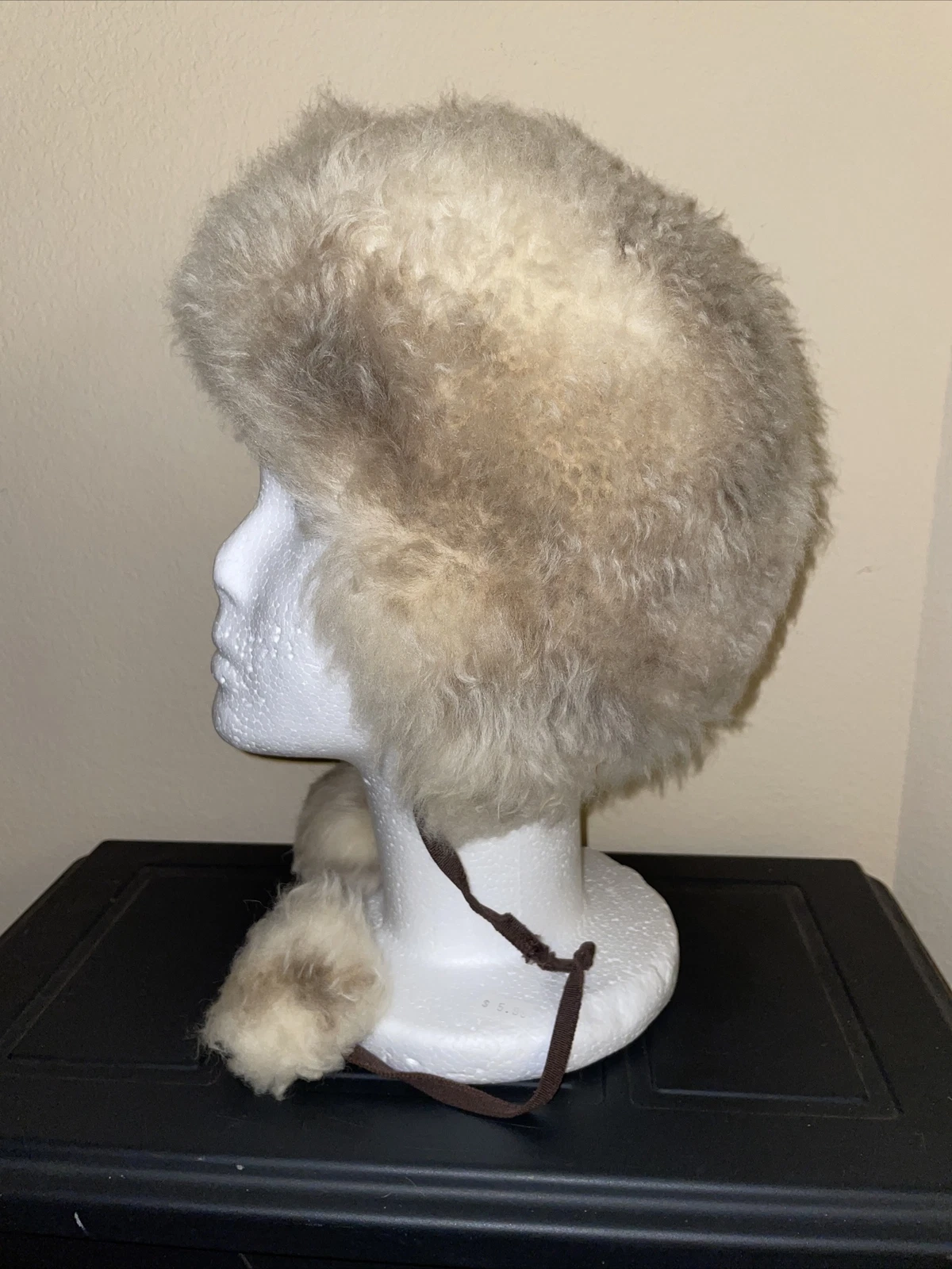 SAINT LAURENT (YSL) Cappello vintage YSL Yves Saint Laurent cofano in pelliccia con pompon taglia unica