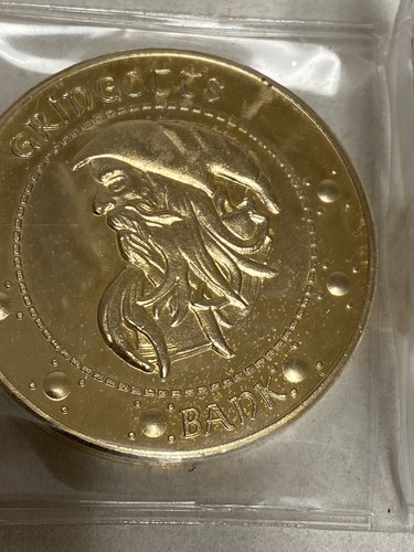MEDAGLIA BADK GALEONE GRINGOTTS unum - Foto 7 di 8