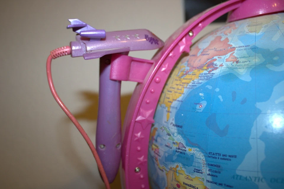 Bratz Adventures In Learning Globe - English - Interactive - Image 2 of 4