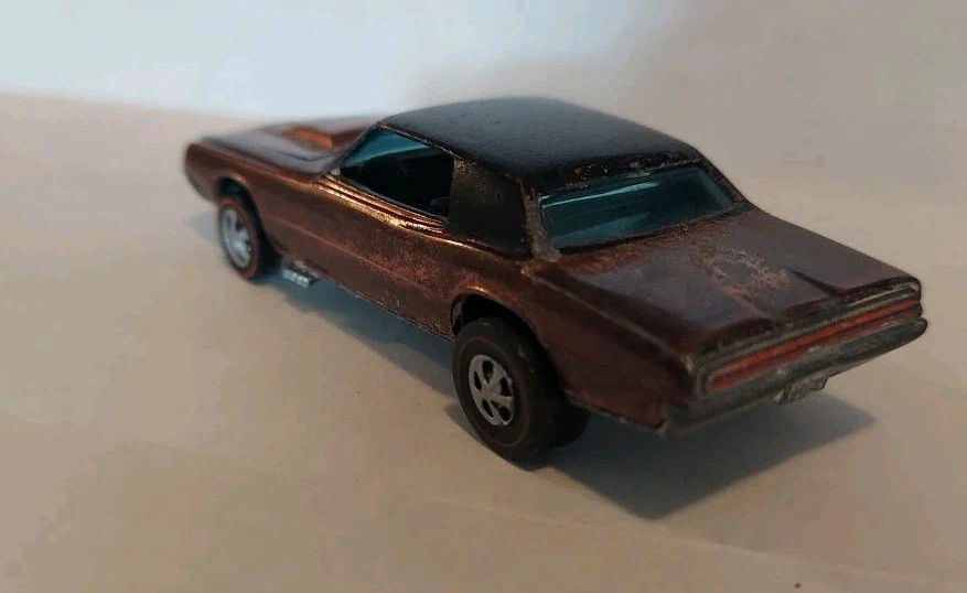 Hot Wheels Redline Custom T-Bird 1967 Cobre Blanco Int. Top negro hecho en EE. UU. Foto 3 de 4