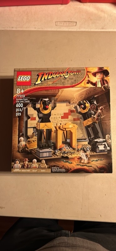 LEGO Indiana Jones: Escape From the Lost Tomb (77013)