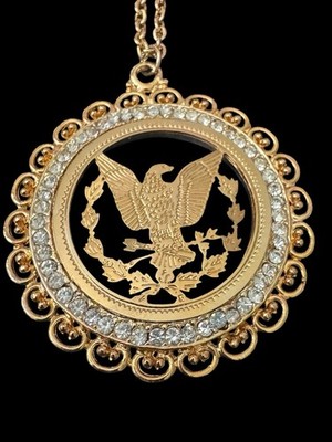 Vtg Royal Pendant Eagle Presidential Seal Gold Tone Crystal Necklace & Chain J1