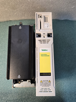 Nidec Control Techniques Elevator E300-064 00350A Frequenzumrichter 11 -18,5KW