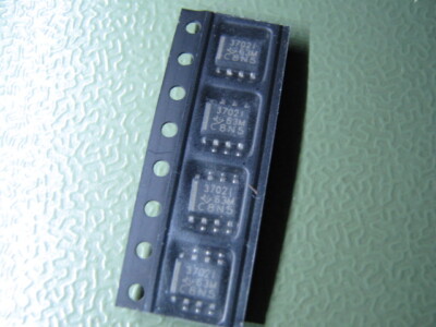 4x TLC3702IDR Dual LinCMOS Micropower Voltage Comparator - SOIC-8 TLC3702 TI