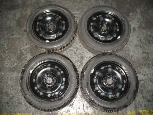 Original VW Polo 6R Radsatz 15" Stahlfelge mit Sommerreifen Bridgestone B250 A52