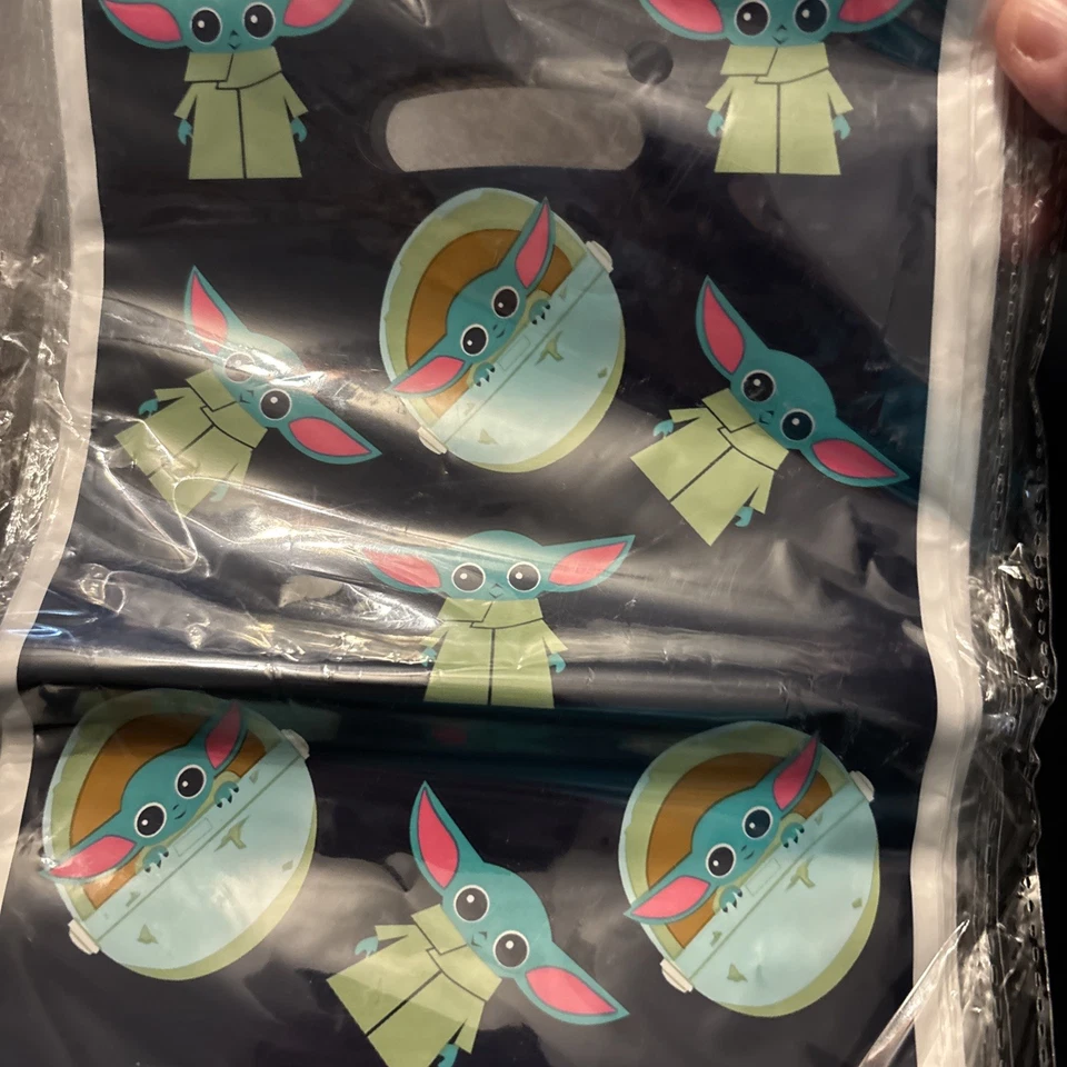 Bolsas de botín de fiesta Star Wars Baby Yoda 30 un.  Foto 3 de 4