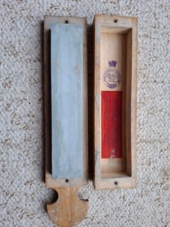 Vintage 1950s Tam O'Shanter Scotch Hone