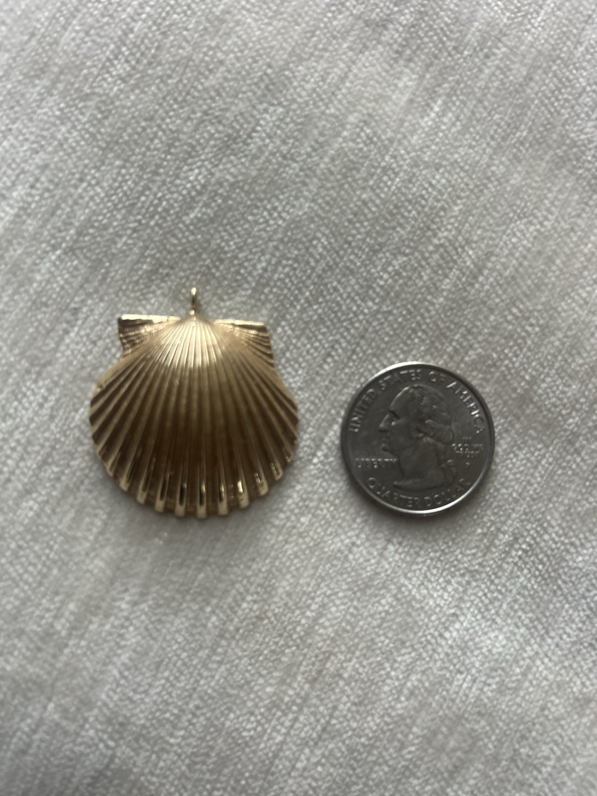 13k  Yellow Solid Gold Large Shell PendantCharm 8… - image 2