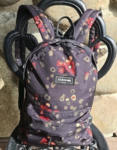 dakine mini backpack black Essentials 7L the small school bag for boys DaKine Cosmo Backpack - Lattice