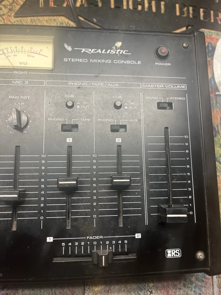 Realistic 32-1200B DJ Stereo Mixing Console 5-Ch 3-Mic 2-Stereo Aux/Phono - Image 3 of 4