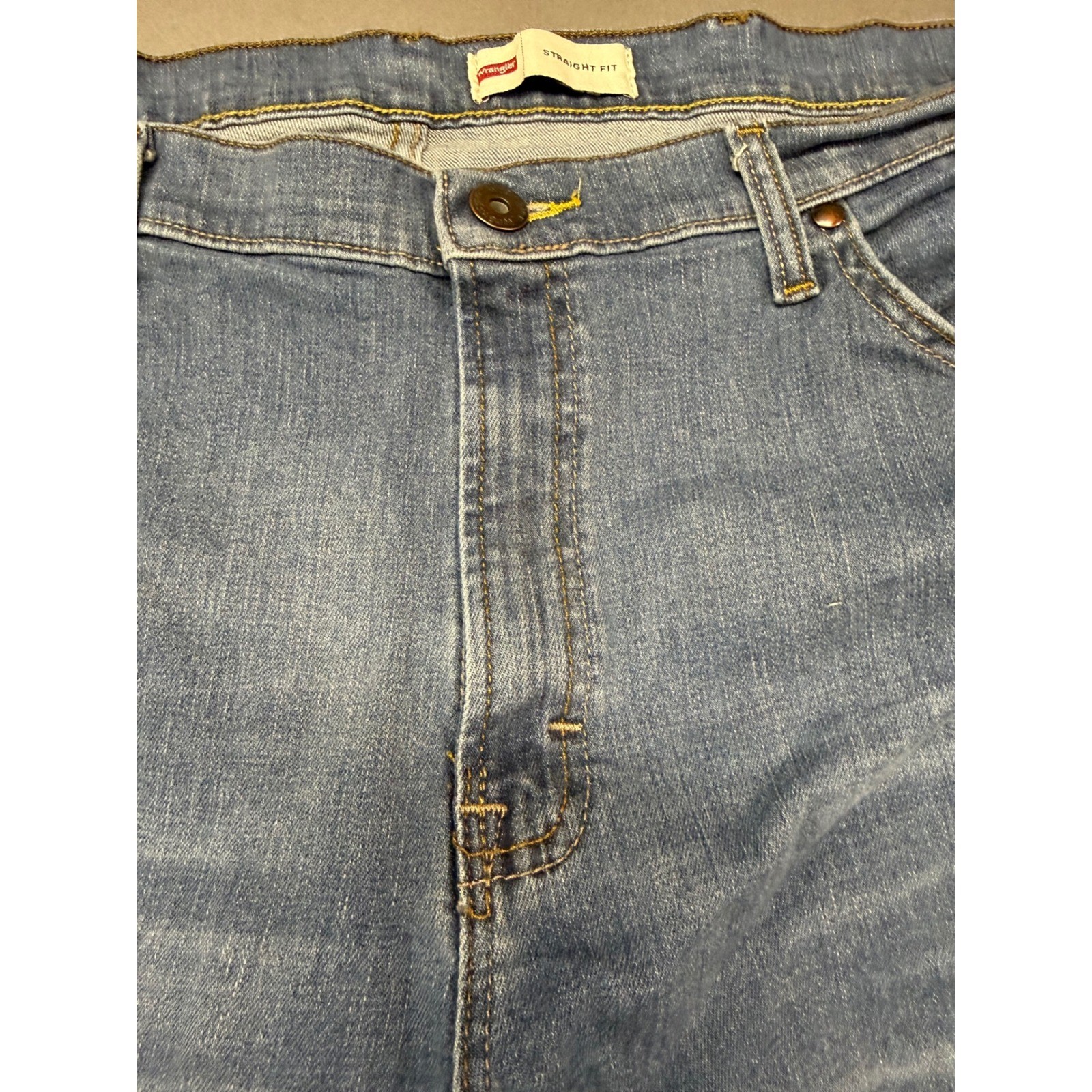 Wrangler Mens Straight Fit Jeans Medium Wash Blue Denim 38x30 112326614 thumbnail 2