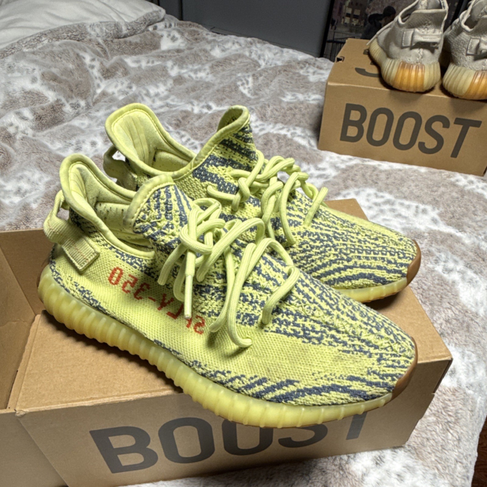 adidas Yeezy Boost 350 V2 Semi Frozen Yellow B37572 Kanye West Primeknit Low Top thumbnail 8