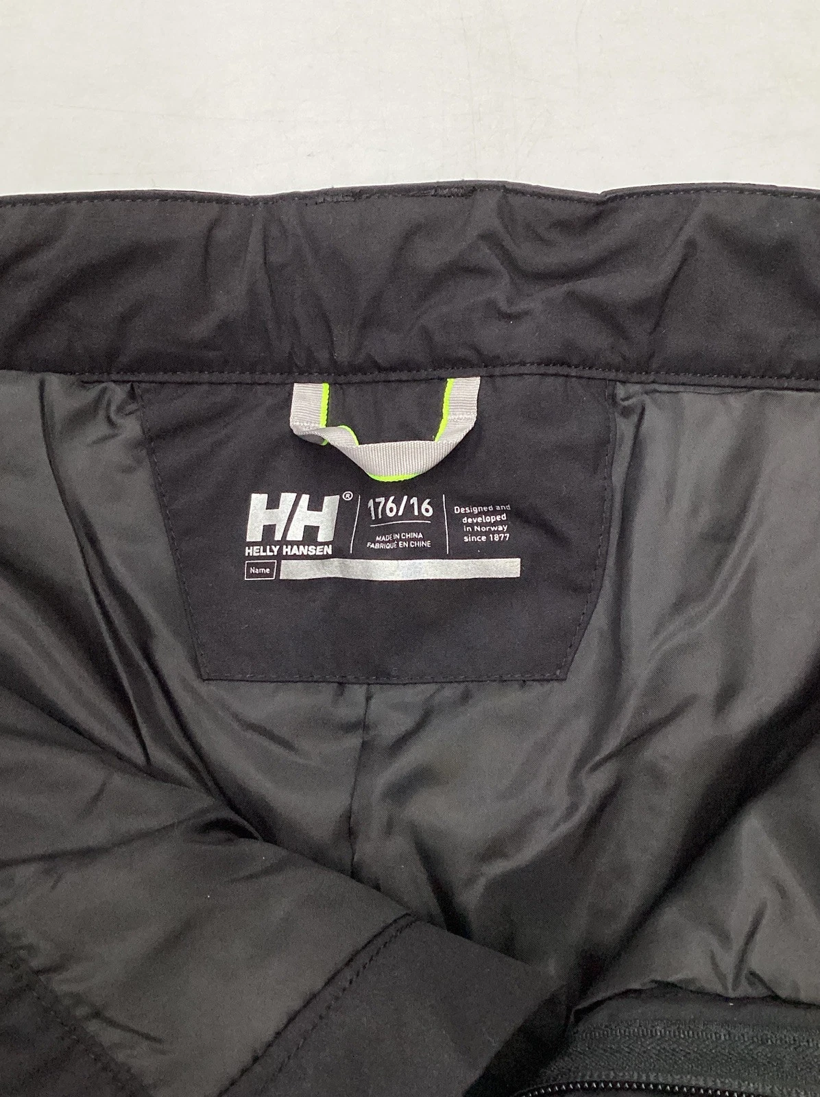 helly-hansen legendary snow pants