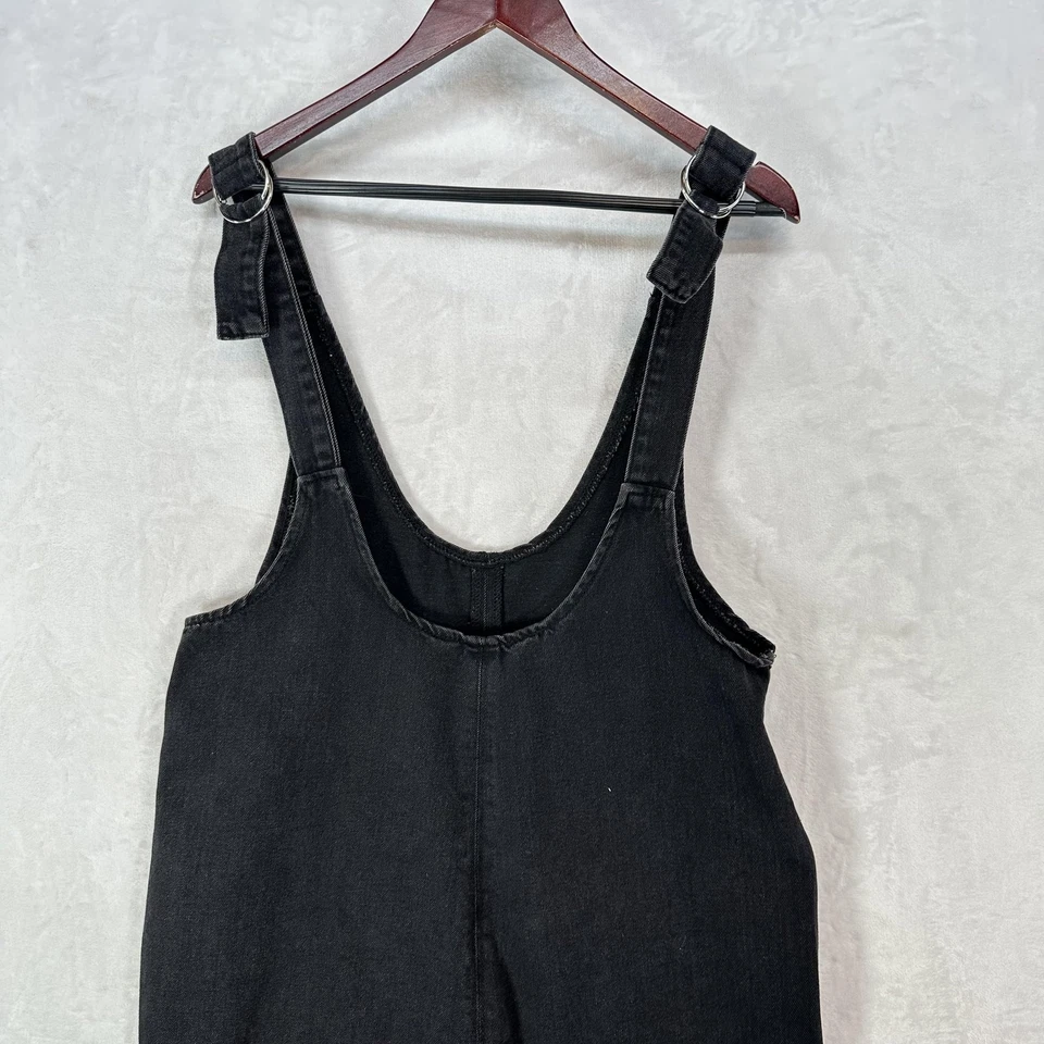Mono vaquero para mujer mediano negro correa ajustable babero bolsillos cónicos para las piernas Foto 2 de 4