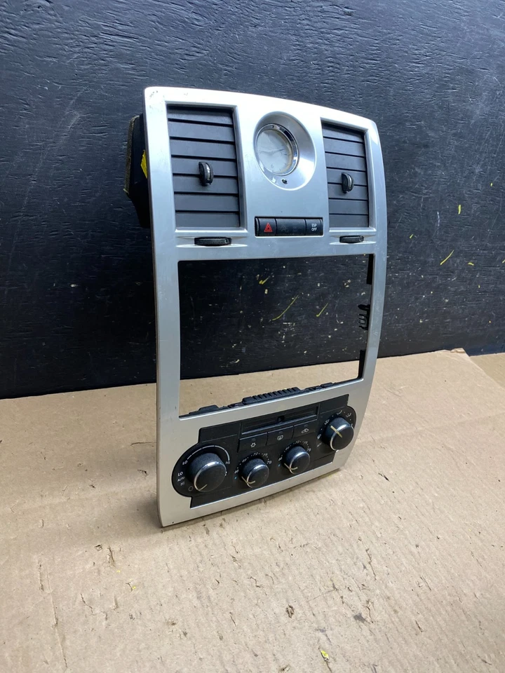 Chrysler 300 2005 a 2007 tablero calefacción aire acondicionado control de clima radio panel T4922 DG Foto 2 de 4