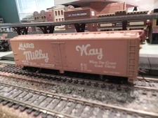 HO FREIGHT CAR LOOSE 40' REEFER-MARS MILKY WAY-754 KADEES METAL WHEELS
