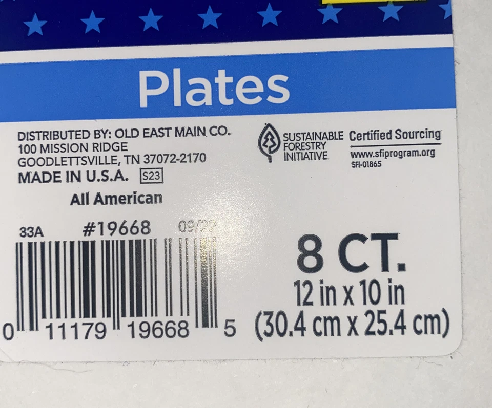 Patriotic Blue Truck  12-inch Oval Paper Plates 8 Pack 10" x 12" Fall Tableware - Image 4 of 4