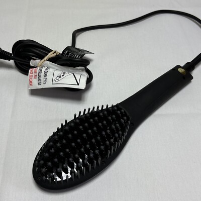 “She” brush and go, ceramic straightening brush The 12 Best Hair-Straightening Brushes, According to Experts main image 4