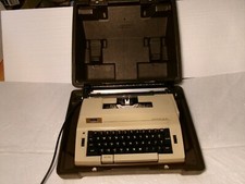 Vintage Montgomery Ward Cartridge AC VI SCM 8205 Electric Typewriter w. Case thumbnail