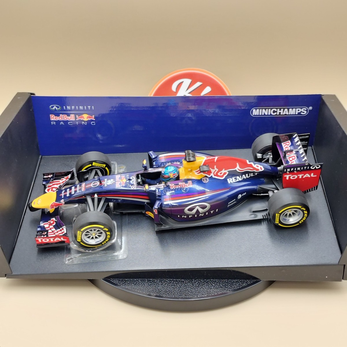 ミニカー RED BULL RENAULT F1 MINI CHAMPS 1/18 Minichamps 1/18 Infiniti Red Bull Racing RB10 Sebastian Vettel