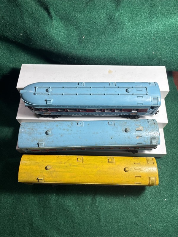 Lionel Passenger Car Lot 2422 2423 2429 Been Repainted Need Paint Removed