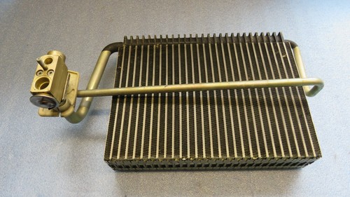 MERCEDES W203 W220 - AC EVAPORATOR + EXPANSION VALVE 2208300758 2308300184 #HM68