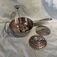 Stainless Steel Food Mill w/3 discs Purees & Strains