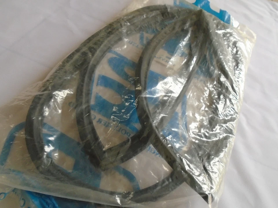 Sello completo de goma para puerta impermeable Toyota Corona RT81 sedán 1970-73 x 7 Foto 2 de 4