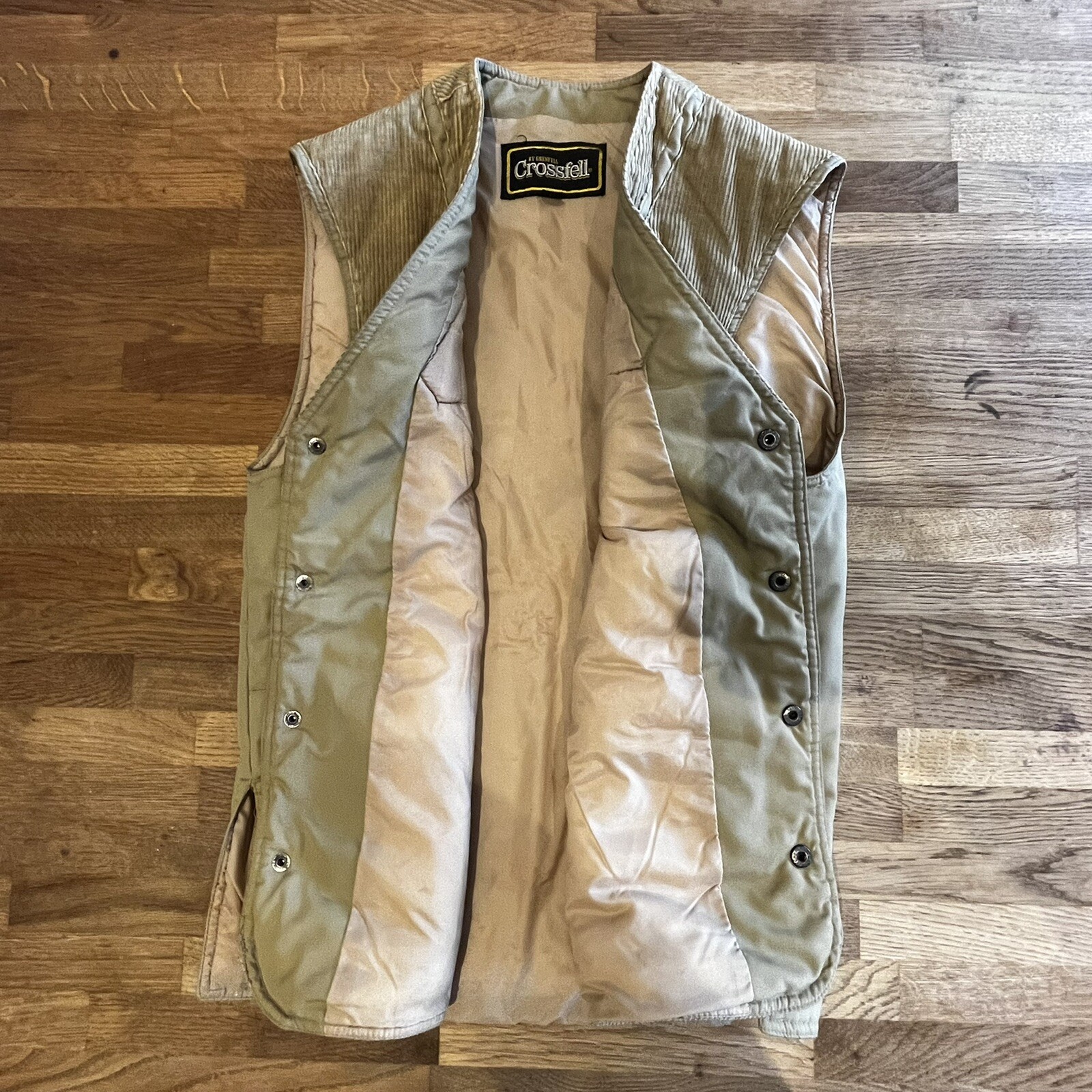 GRENFELL STONE COLOUR HUNTING CORD TRIMMED QUILTED VEST IN MEDIUM (RRP £350+) image 3