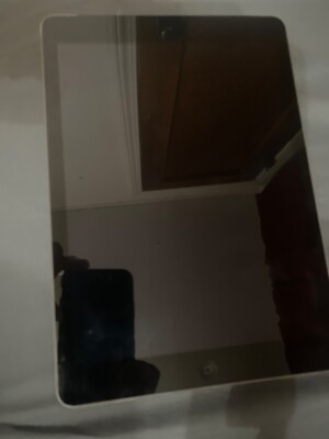 Apple iPad Air 1st Gen. 32GB Wi-Fi 9.7in - Space Gray