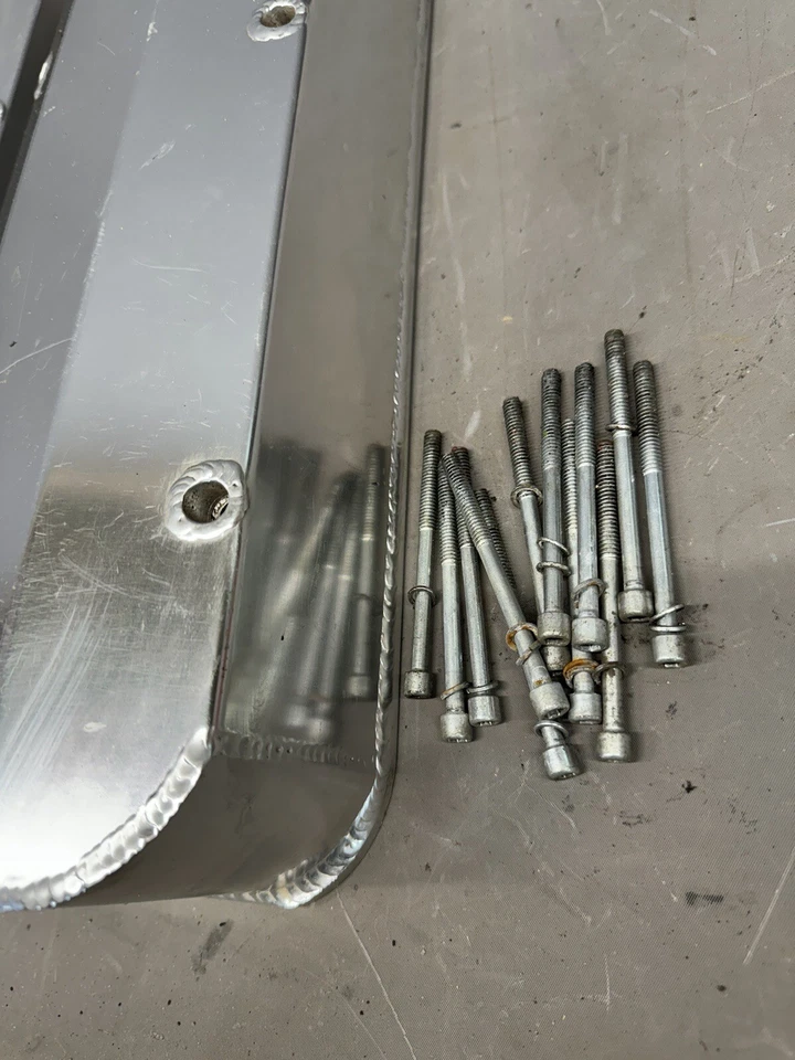 Cubiertas de válvula fabricadas en aluminio Chevrolet 1965-1990 Impala Chevelle Camaro BBC Foto 2 de 4