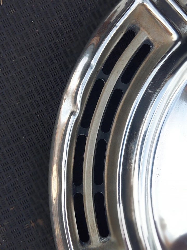 Juego de cuatro tapacubos Chevrolet Chevelle SS 396 1968 14" de 14 pulgadas OEM Foto 4 de 4