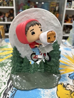 Funko Pop! Moment: E.T. The Extra-Terrestrial Elliot and E.T. Flying