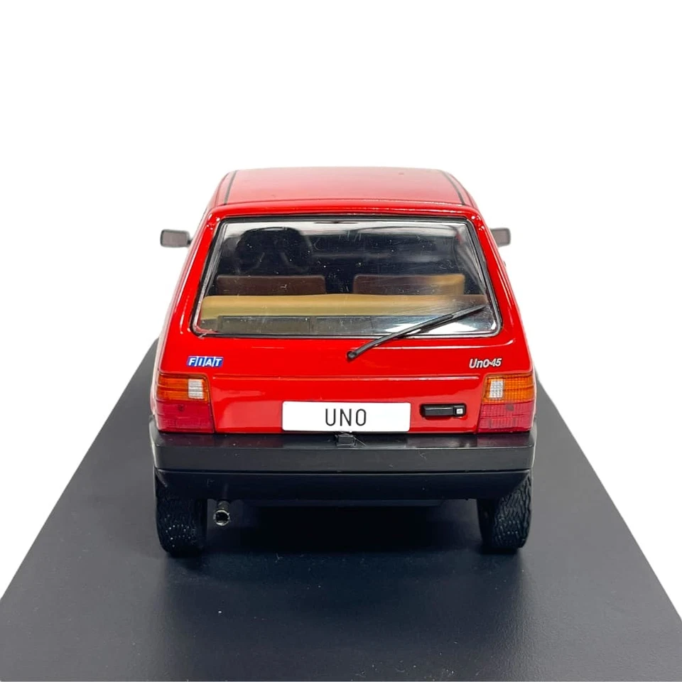 Modellino Auto Whitebox 1/24 Fiat Uno 45 1983 Red - Immagine 4 di 4