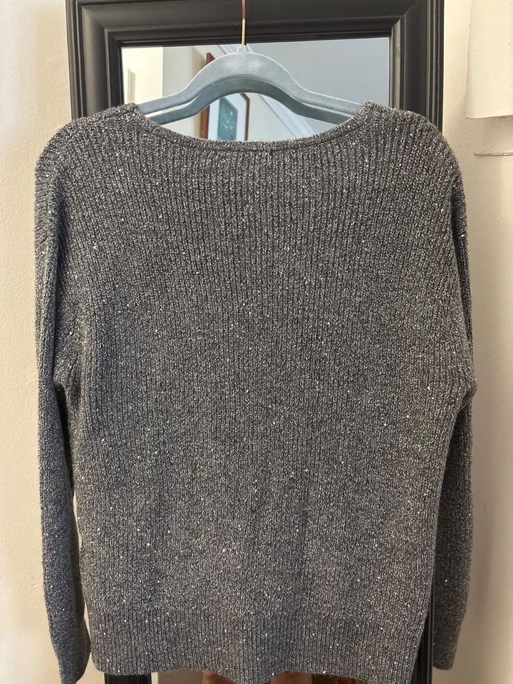 Suéter inc international concept prata brilho manga longa tamanho M- Novo com etiquetas - Imagem 3 de 4
