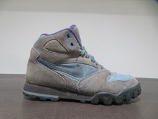 Vintage Nike Caldera Hiking Boots Womens 9 Gray Purple Athletic Shoes Mid
