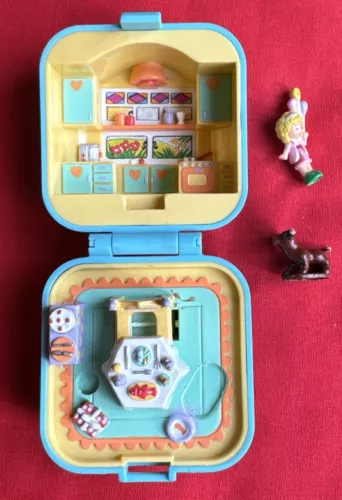 1991 Polly Pocket "Dinnertime Ring and Case" Near Complete- Different Polly